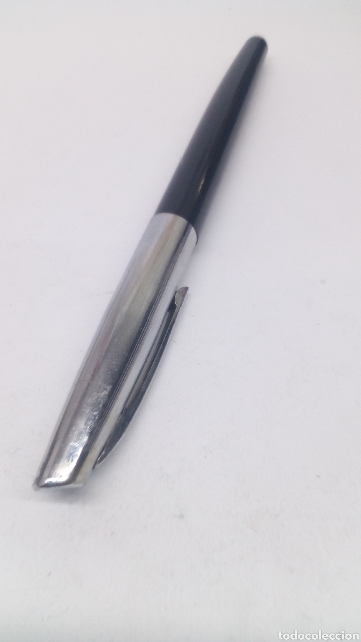 Penne stilografiche antiche: Pluma antigua cuerpo lacado negro dosificador de tinta