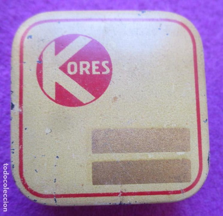 Plumas estilogr&aacute;ficas antiguas: CAJA CAJITA METALICA CINTA MAQUINA DE ESCRIBIR KORES MIDE APROX. 5,5 X 5,5 CM