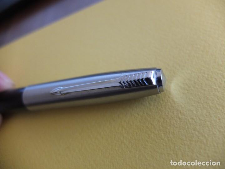 Plumas estilogr&aacute;ficas antiguas: Parker negra capuch&oacute;n de acero. - Foto 2