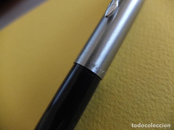 Plumas estilogr&aacute;ficas antiguas: Parker negra capuch&oacute;n de acero. - Foto 3