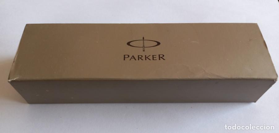Plumas estilogr&aacute;ficas antiguas: PLUMA MORADA PARKER EN SU CAJA - Foto 4