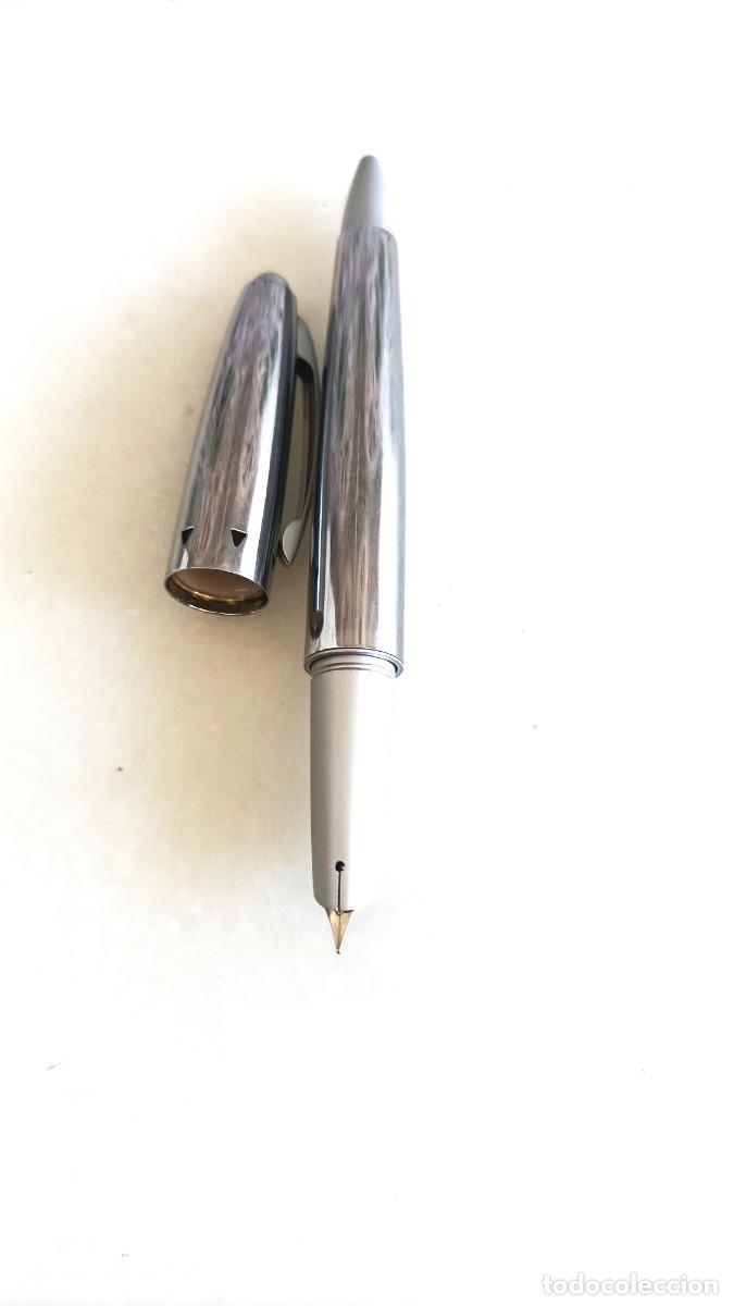 Plumas estilogr&aacute;ficas antiguas: Met&aacute;lica de colecci&oacute;n con plum&iacute;n en aluminio - Foto 2
