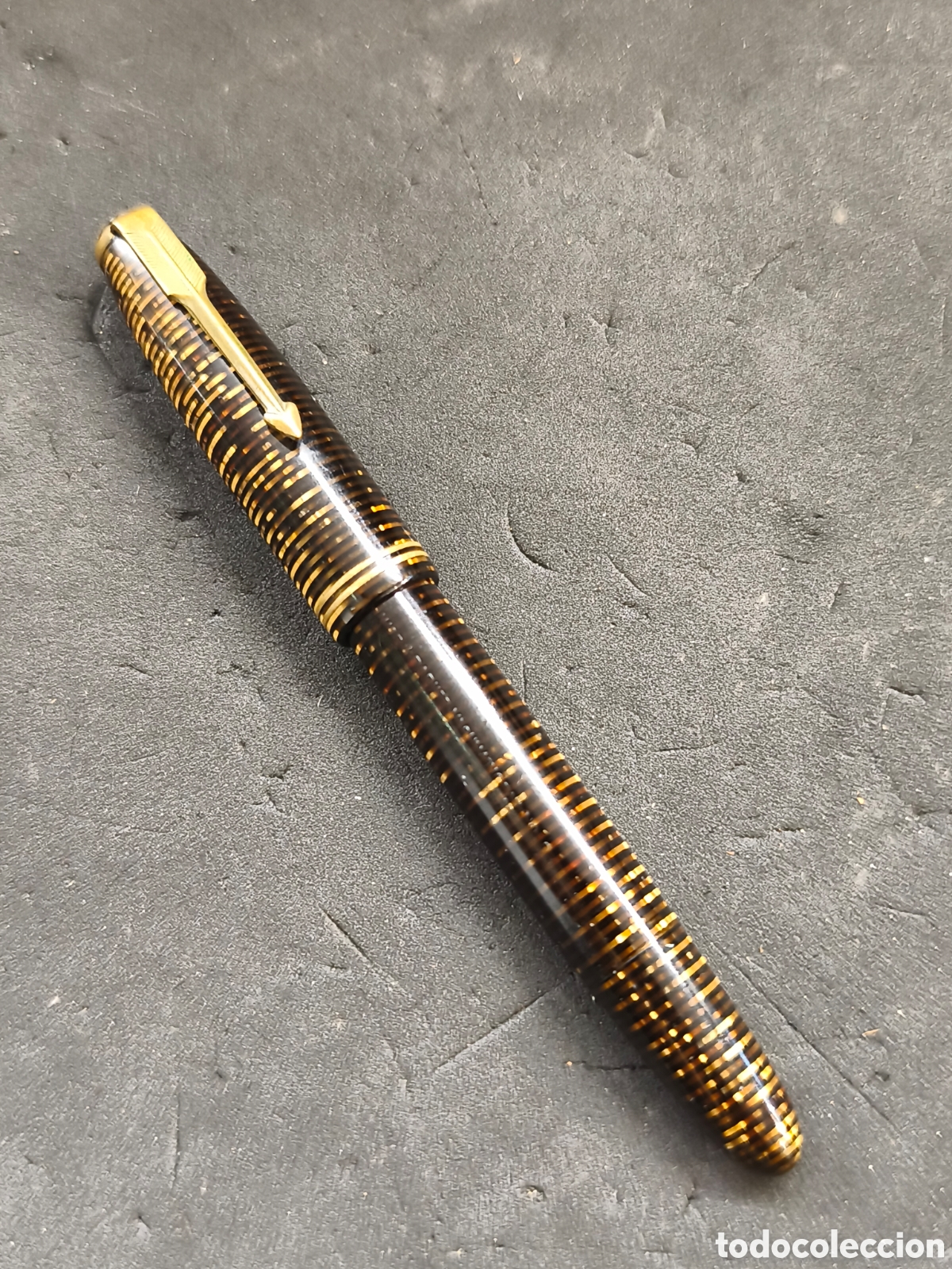 Plumas estilogr&aacute;ficas antiguas: Pluma Parker Vacumatic, plum&iacute;n oro 14k