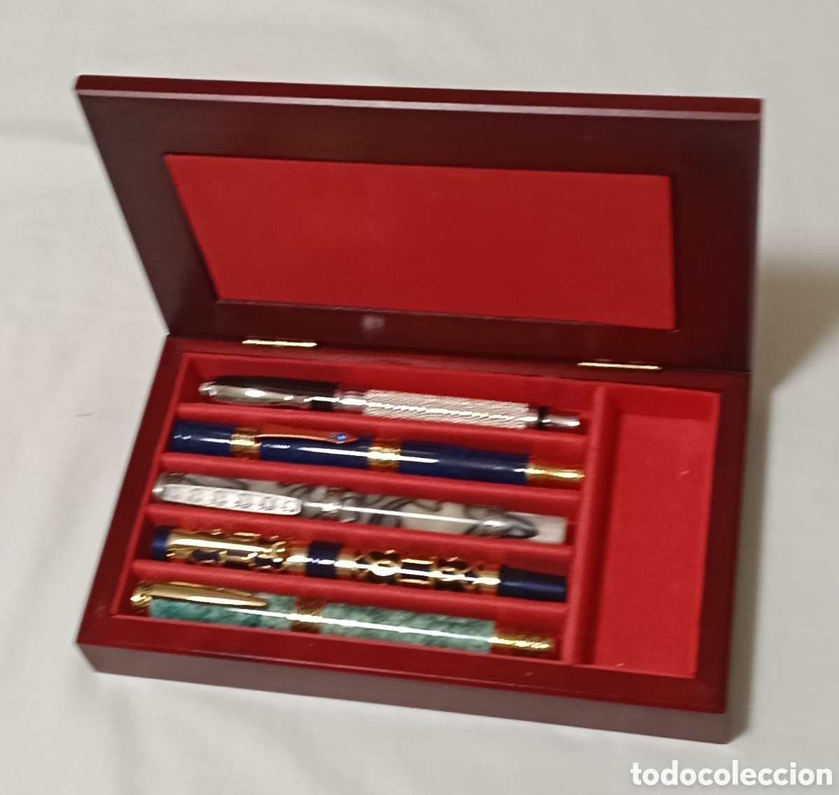 Plumas estilogr&aacute;ficas antiguas: Caja con 5 plumas estilograficas