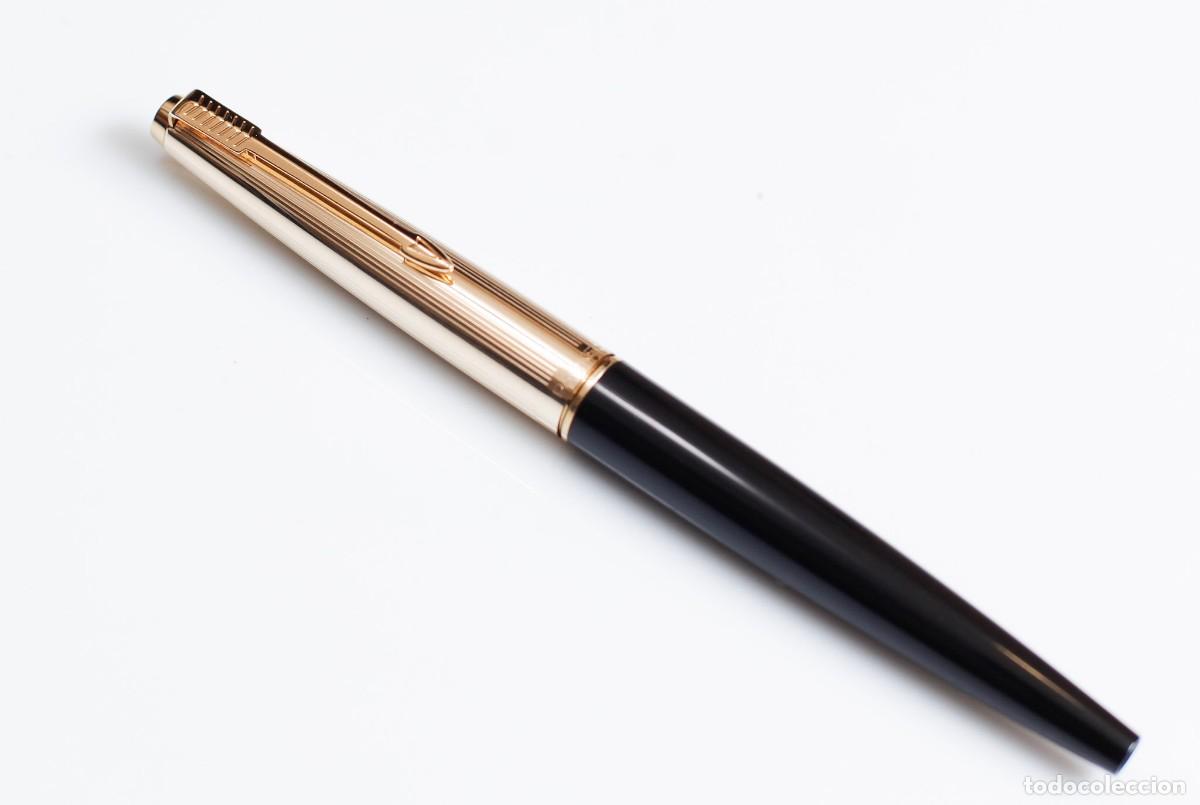 Plumas estilogr&aacute;ficas antiguas: Parker 45 Insignia Custom &ndash; Elegancia Atemporal en Negro y Oro