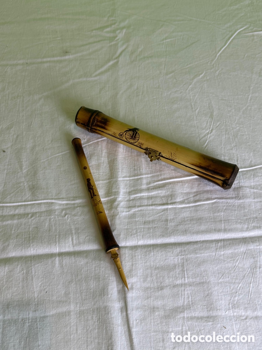 Plumas estilogr&aacute;ficas antiguas: Antiguo plumilla bamb&uacute; tallado con estuche original pieza de colecci&oacute;n