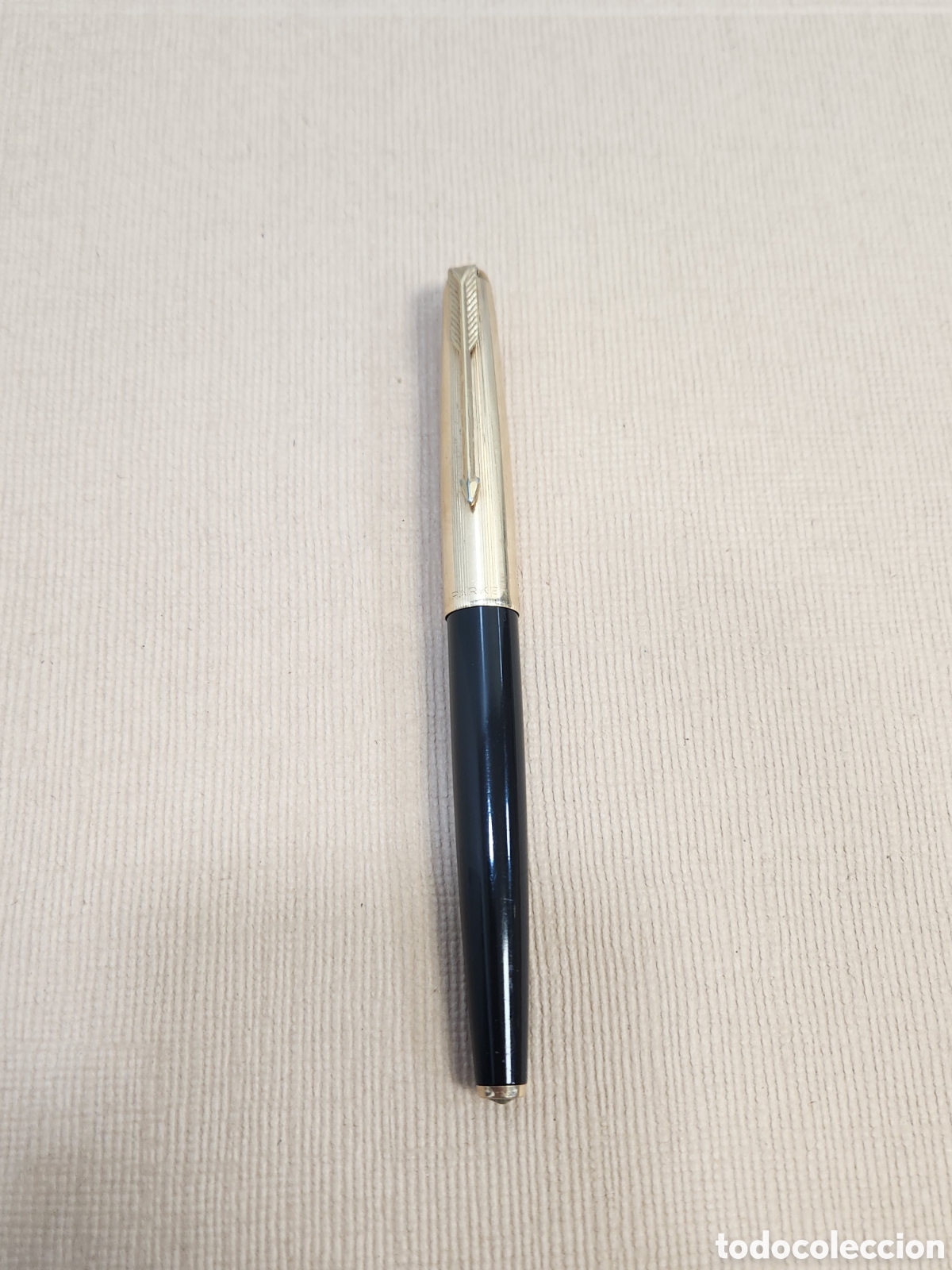 Plumas estilogr&aacute;ficas antiguas: Pluma Parker Dorada y Negra