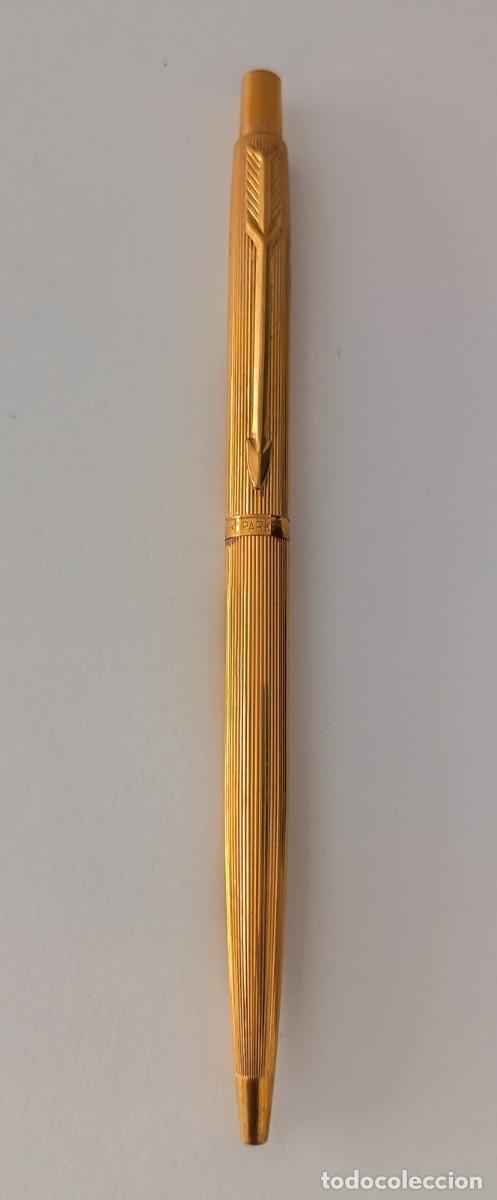 Plumas estilogr&aacute;ficas antiguas: Boligrafo Parker dorado. Francia 110.