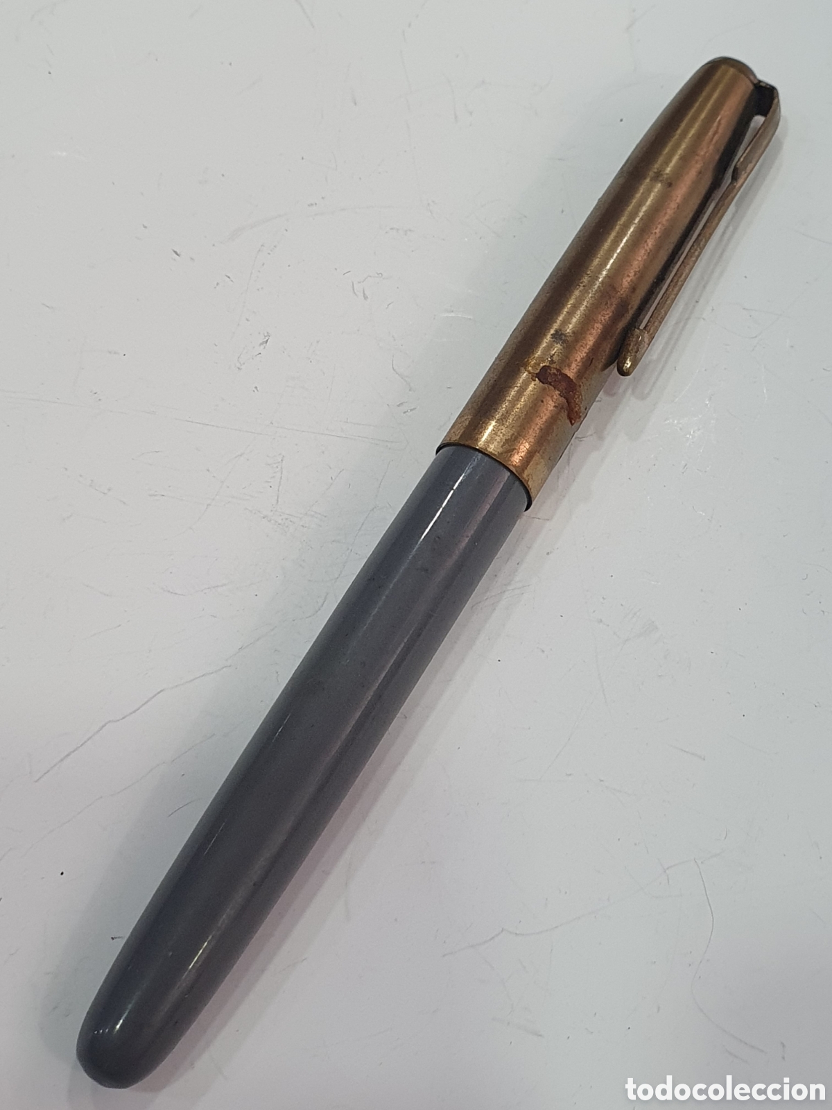 Plumas de tinta permanente antigas: Estilografica gris vintage. (L128)
