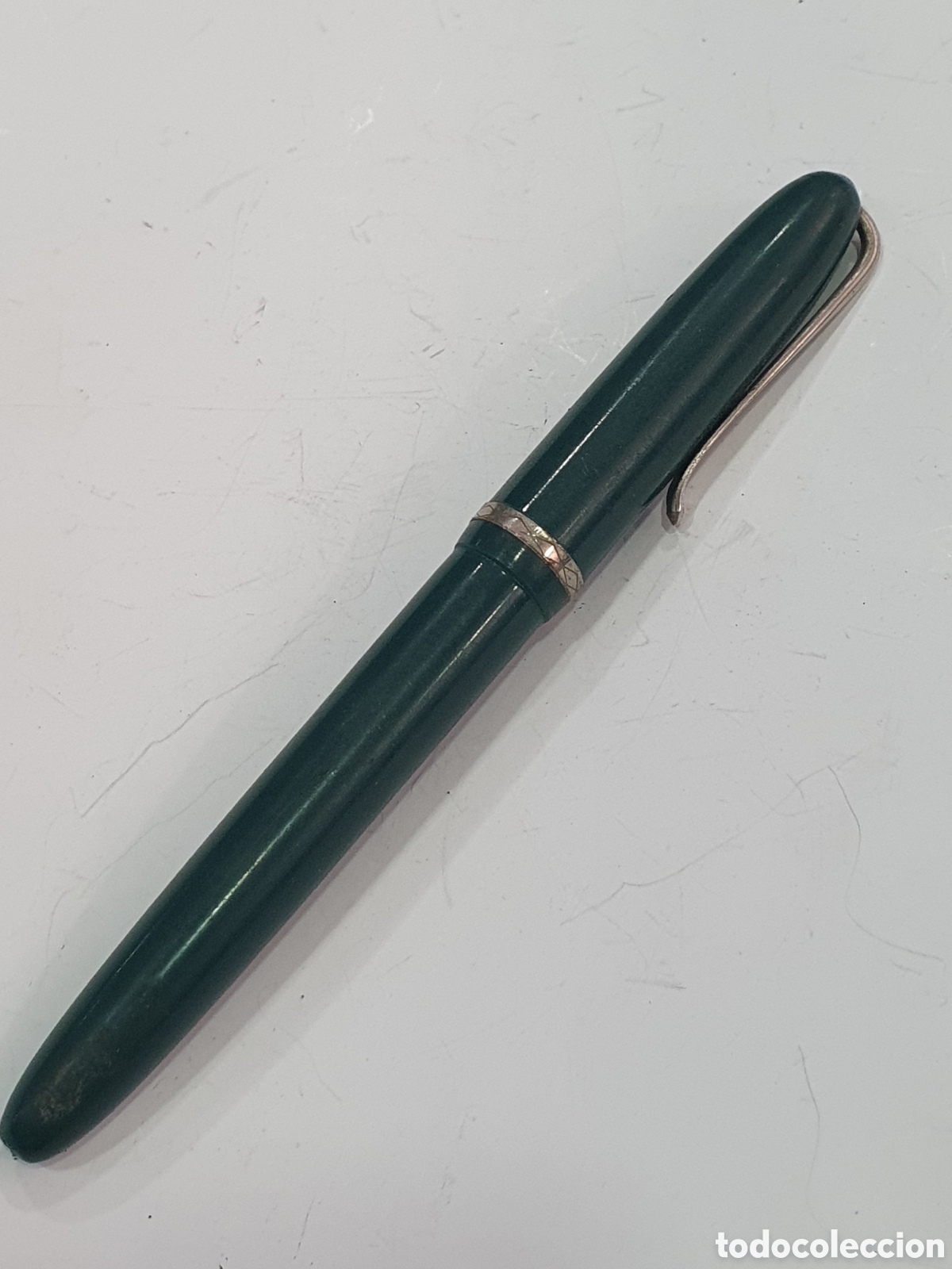 Plumas de tinta permanente antigas: Estilografica verde vintage. (L128)