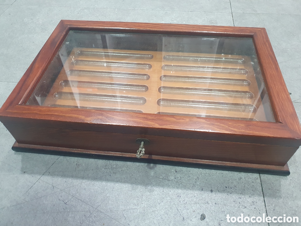 Penne stilografiche antiche: Caj&oacute;n expositor para plumas en madera. (L130)