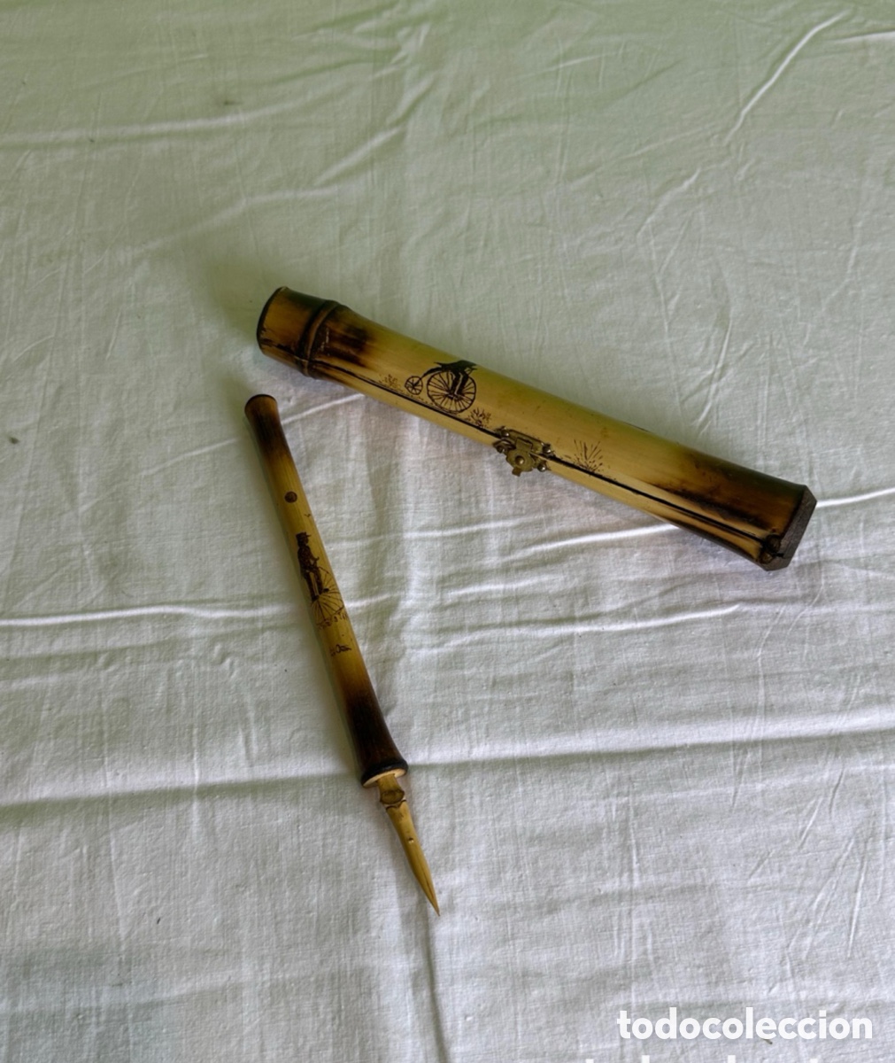 Penne stilografiche antiche: Antiguo plumilla bamb&uacute; tallado con estuche original pieza de colecci&oacute;n