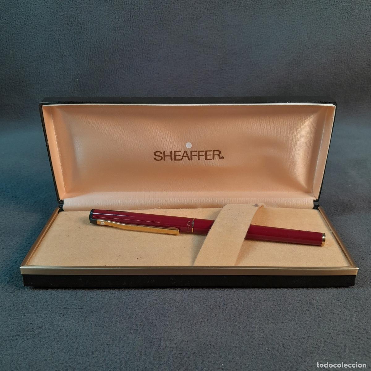 Plumas estilogr&aacute;ficas antiguas: PLU-271.PLUMA ESTILOGR&Aacute;FICA EN LACADO BURDEOS CON ESTUCHE. SHEAFFER.ESTADOS UNIDOS.SIGLO XX.
