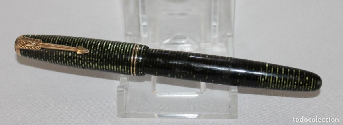 Plumas estilogr&aacute;ficas antiguas: Pluma estilogr&aacute;fica Parker Vacumatic en celuloide estriado verde. Para restauraci&oacute;n