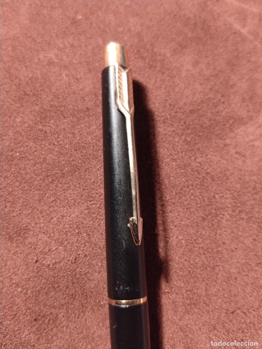 Plumas estilogr&aacute;ficas antiguas: Parker 45 negra con detalles dorados &ndash; estilogr&aacute;fica cl&aacute;sica
