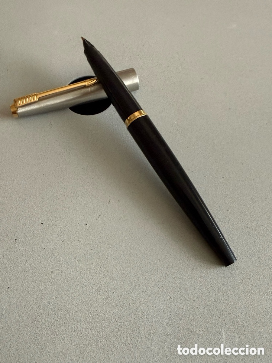 Plumas estilogr&aacute;ficas antiguas: Pluma Estilogr&aacute;fica. PARKER 45. Resina negra Plateada y dorada