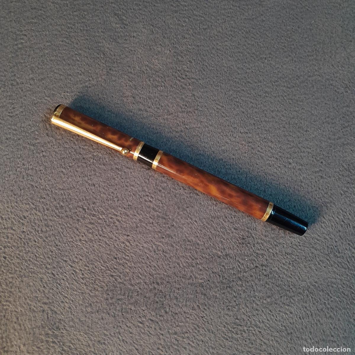 Plumas estilogr&aacute;ficas antiguas: PLU-283. PLUMA ESTILOGR&Aacute;FICA WATERMAN MODELO GENTLEMEN CON ACABADO EN S&Iacute;MIL CAREY. 1980.