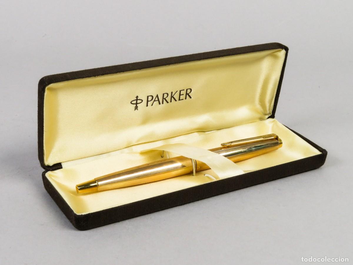Plumas estilogr&aacute;ficas antiguas: Juego de escritura Parker con pluma en su estuche siglo XX