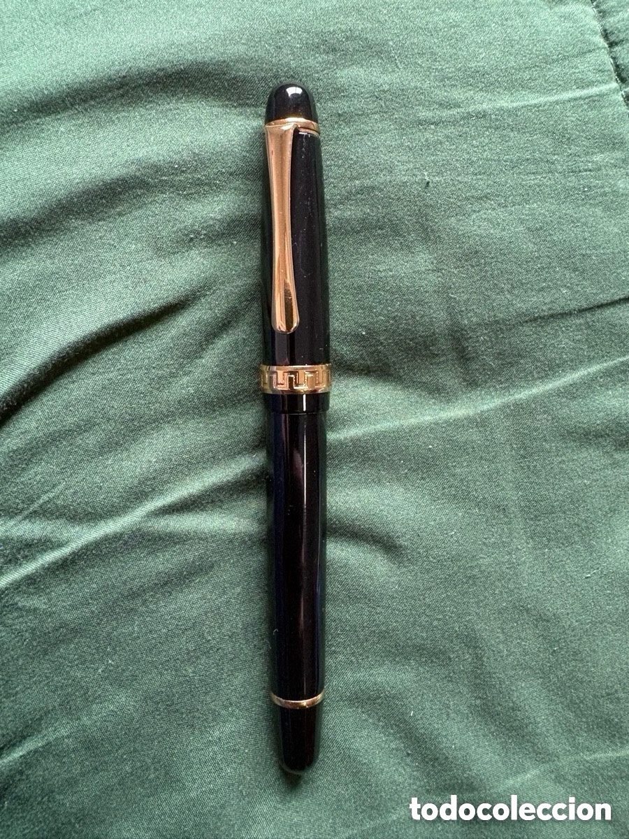 Stylos-plume anciens: Pluma estilogr&aacute;fica negra lacada a catalogar (A23)