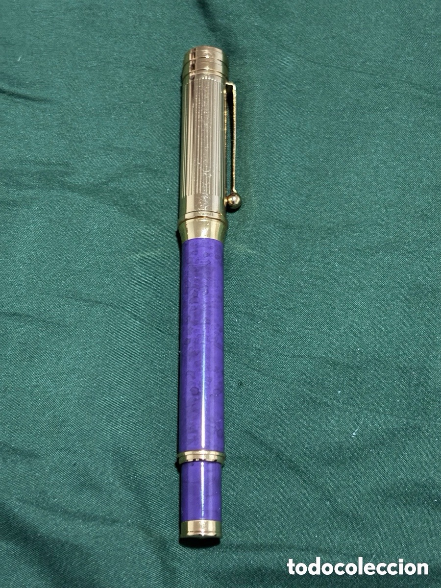 Plumas de tinta permanente antigas: Antigua pluma estilogr&aacute;fica violeta marmolada a catalogar (A23)