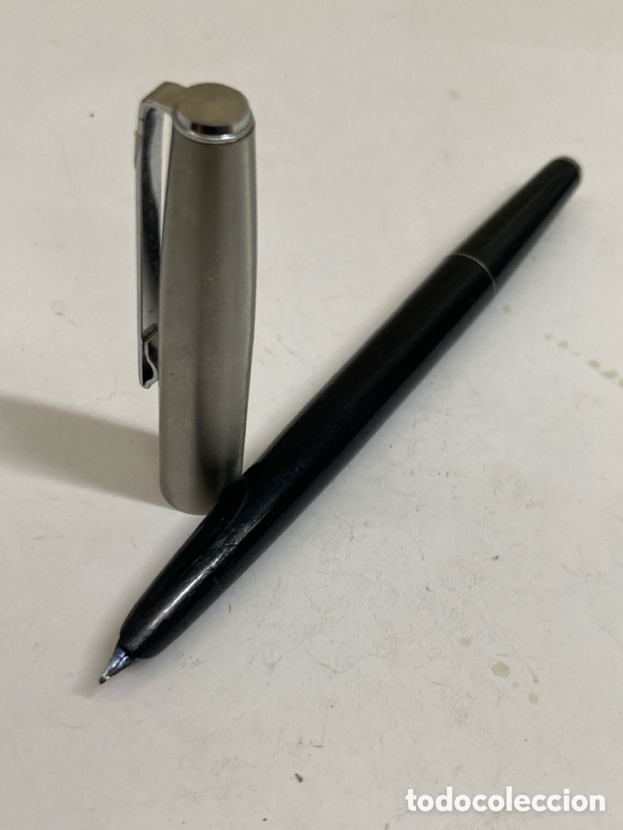 Plumas estilogr&aacute;ficas antiguas: Pluma Super Olimpia cuerpo celuloide negro