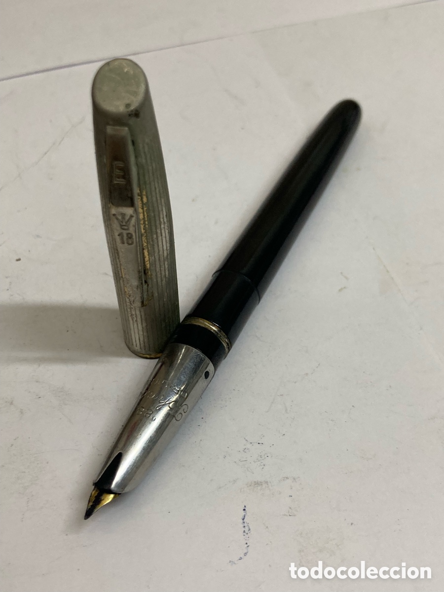 Plumas estilogr&aacute;ficas antiguas: Pluma Johnson cuerpo celuloide negro