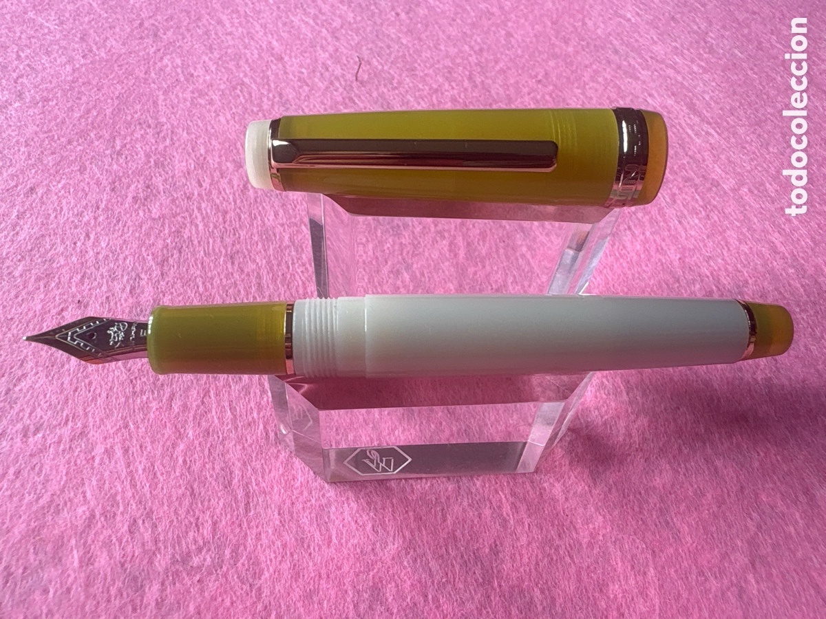 Plumas estilogr&aacute;ficas antiguas: Pluma estilogr&aacute;fica Jinhao fabricada en China Jin Hao (A1)