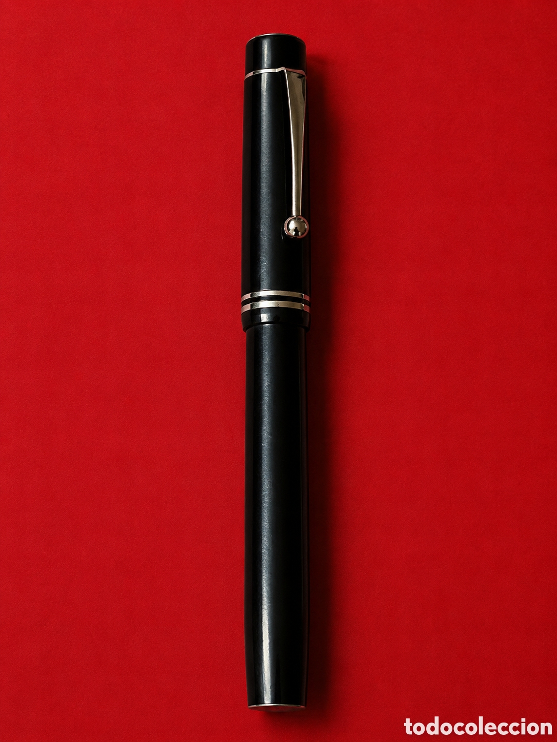 Plumas estilogr&aacute;ficas antiguas: Pluma estilogr&aacute;fica vintage negra con plum&iacute;n 14KT Gold Plated
