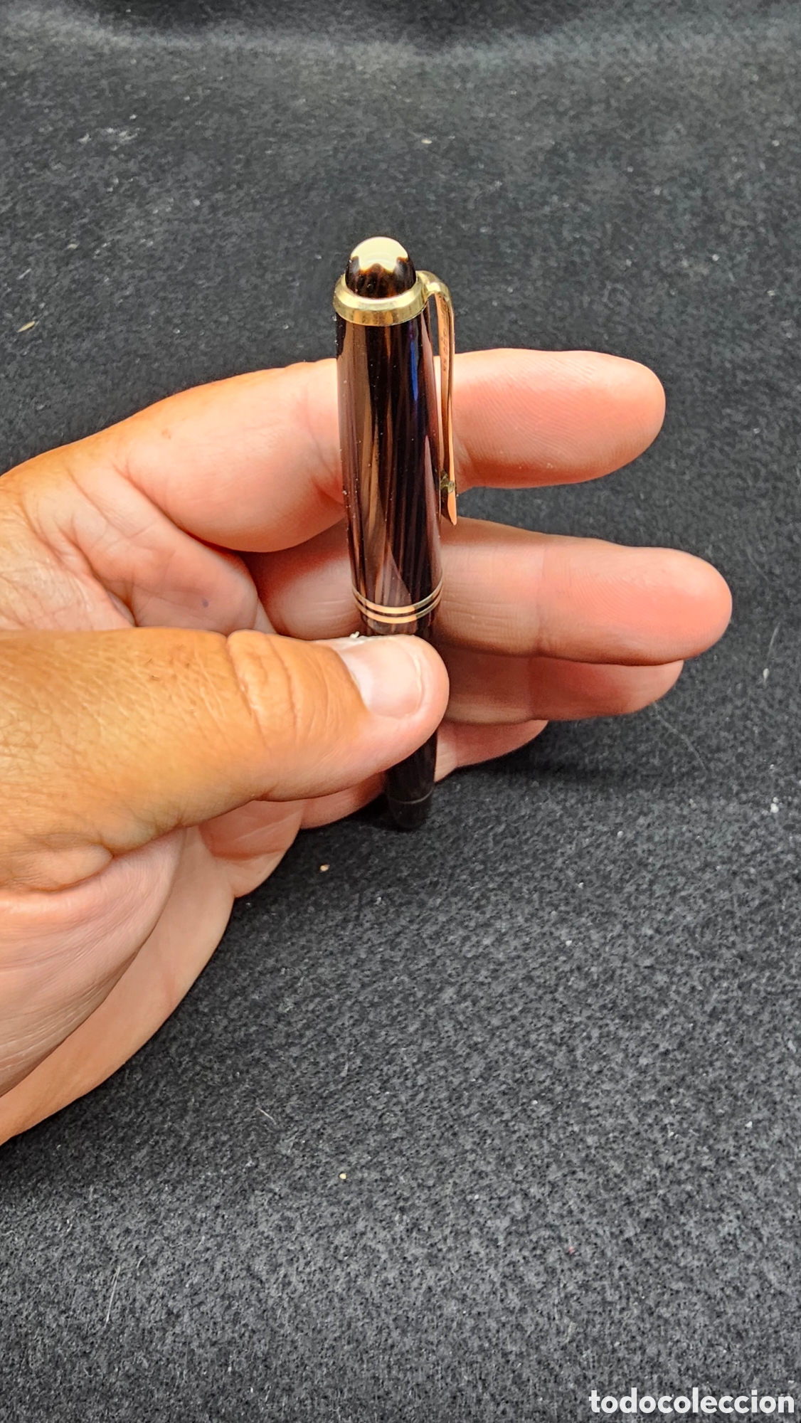 Plumas estilogr&aacute;ficas antiguas: Pluma antigua Montblanc estriado de tigre con plumilla de oro macizo de 14 kilates
