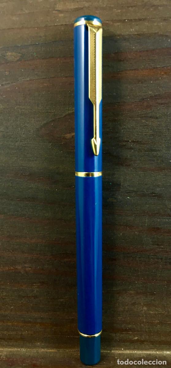 Old Fountain Pens: Pluma parker Made in UK mod 88. Azul marino y dorado.