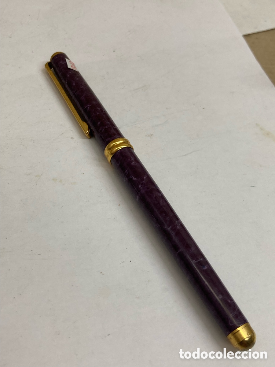 Plumas estilogr&aacute;ficas antiguas: Pluma cuerpo marmolado morado