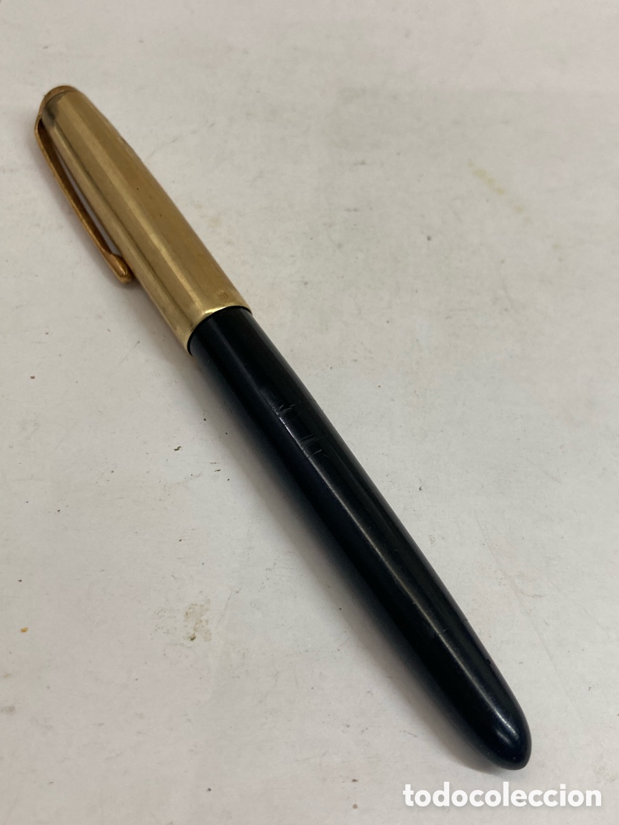 Penne stilografiche antiche: pluma estilogr&aacute;fica vintage Parker 51 con un capuch&oacute;n laminado en oro