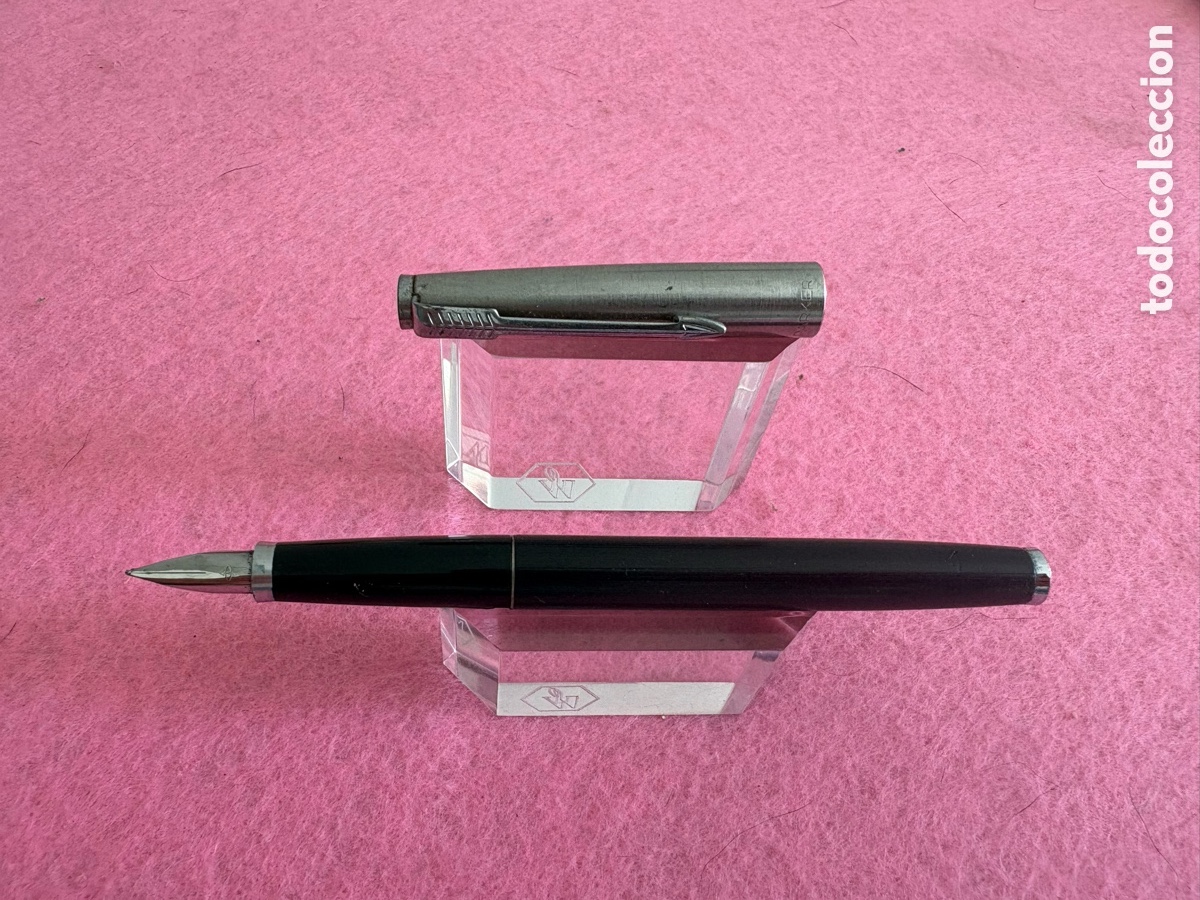 Plumas estilogr&aacute;ficas antiguas: Antigua pluma Parker a catalogar con cuerpo roto (A16)