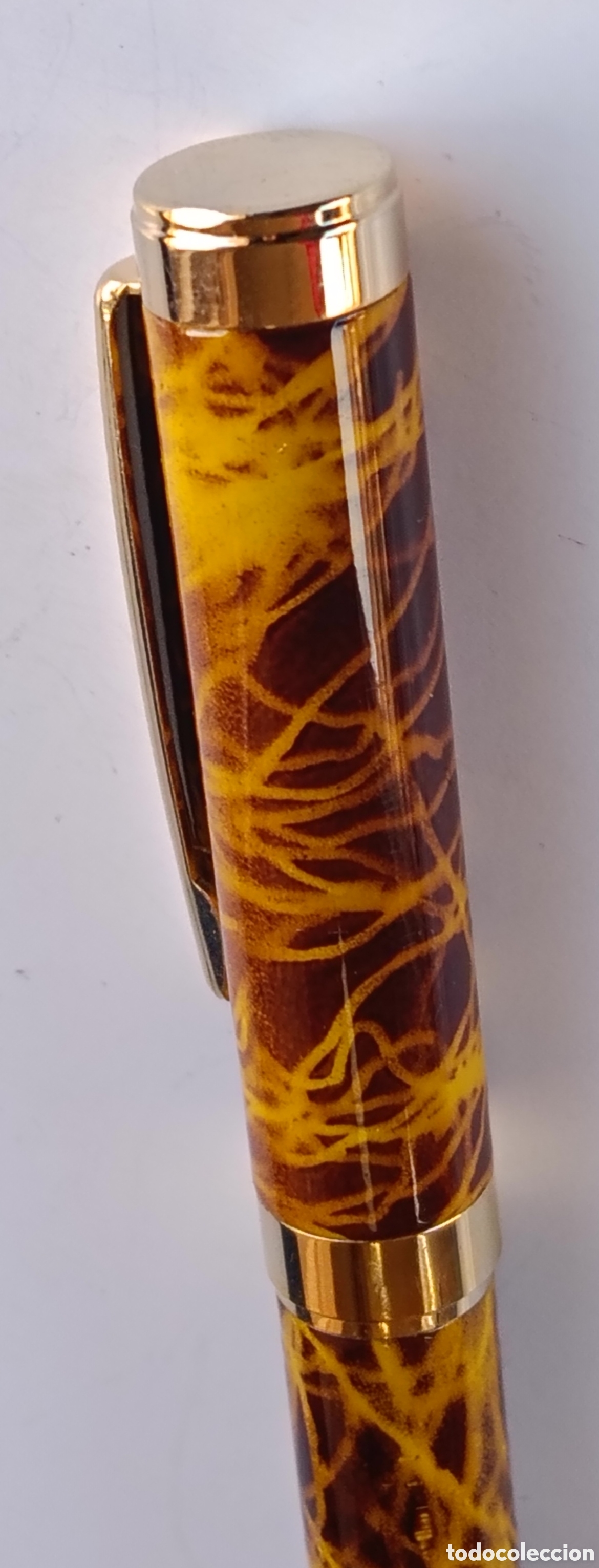 Stylos-plume anciens: Pluma estilografica, marmoladaven ocres y negros