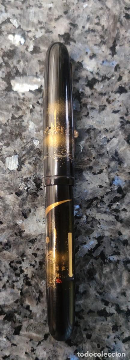 Plumas estilogr&aacute;ficas antiguas: Dunhill Namiki. Pluma lacada por el maestro japon&eacute;s Kosyu, plum&iacute;n 20, a&ntilde;os 20/30 siglo XX