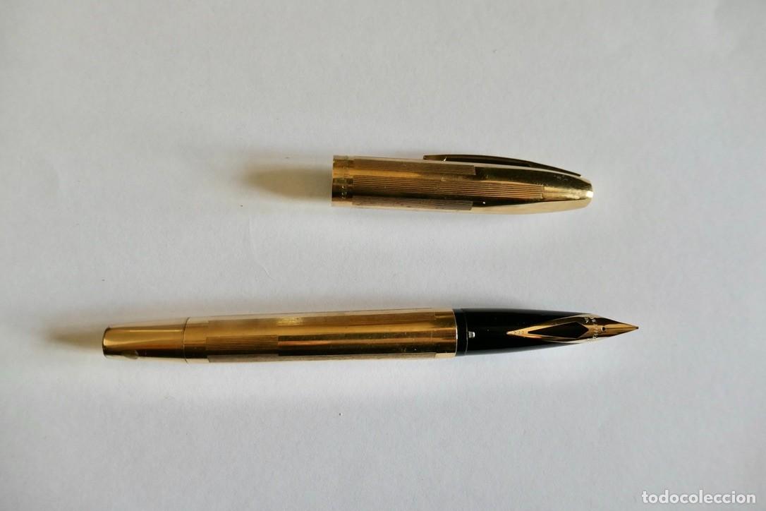 Plumas estilogr&aacute;ficas antiguas: PLUMA ESTILOGR&Aacute;FICA SHEAFFER IMPERIAL &ndash; TOUCHDOWN &ndash; CUERPO DORADO CON L&Iacute;NEAS &ndash; PLUM&Iacute;N DE ORO 14K USA