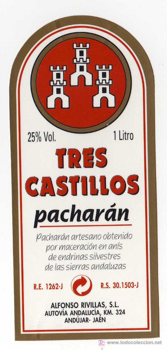 Etichette antiche: ETIQUETA PACHARAN TRES CASTILLOS - ALFONSO RIVILLAS - ANDUJAR (JAEN)