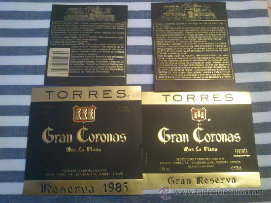 Etiquetas antiguas: Lote de 2 etiquetas nuevas de vino diferentes de las bodegas Torres.