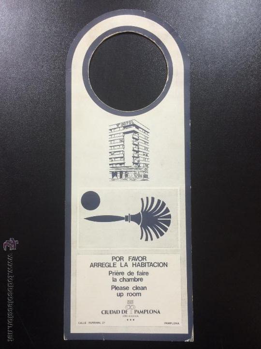 Etiquetas antiguas: ETIQUETA CARTEL HOTEL CIUDAD DE PAMPLONA - NO MOLESTAR, DO NOT DISTURB SIGN.