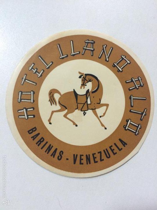 Etiquetas antiguas: ETIQUETA HOTEL LLANO ALTO, BARINAS VENEZUELA, LUGGAGE LABEL, MEDIDAS 11,2 CM DIAMETRO.