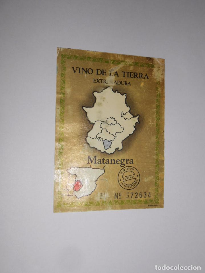 Etichette antiche: ETIQUETA DENOMINACION DE ORIGEN MATANEGRA. VINO DE LA TIERRA DE EXTREMADURA. TDKP8