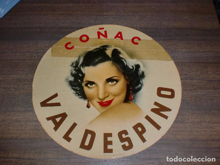 Alte Etiketten: ETIQUETA DE CO&Ntilde;AC VALDESPINO. 22,2 CM DE DIAMETRO.