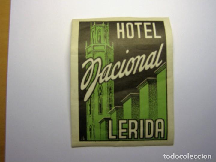 Etiquetas antiguas: Etiqueta adhesiva antigua del Hotel Nacional, Lleida, a&ntilde;os 40-50.