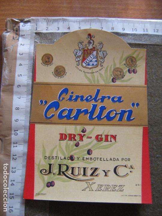 Etiquetas antiguas: ETIQUETA GINEBRA CARLTON J. RUIZ Y C&ordf; JEREZ DE LA FRONTERA