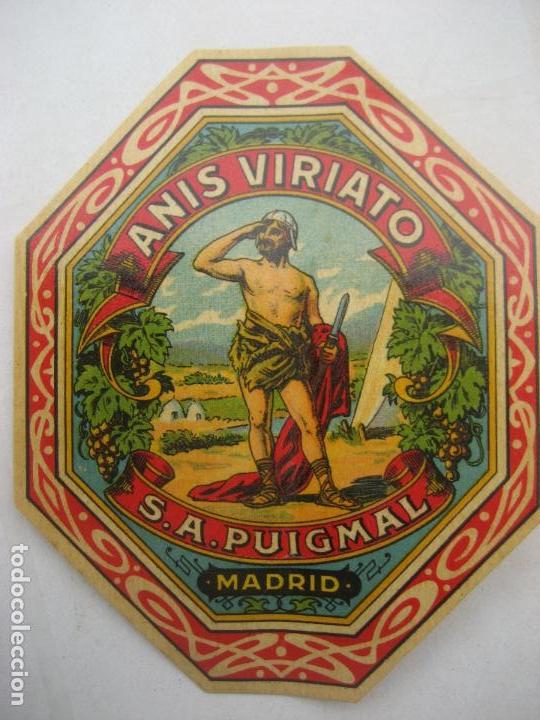 Old Labels: Anis Viriato. S,A, Puigmal. Madrid. 11 x 8.50 cms.
