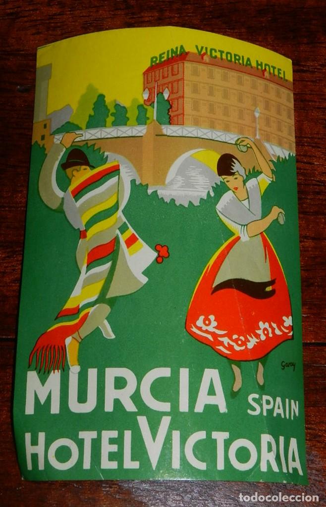Etiquetas antiguas: ETIQUETA DE MALETA, HOTEL VICTORIA. MURCIA. MIDE 14 X 9 CMS.