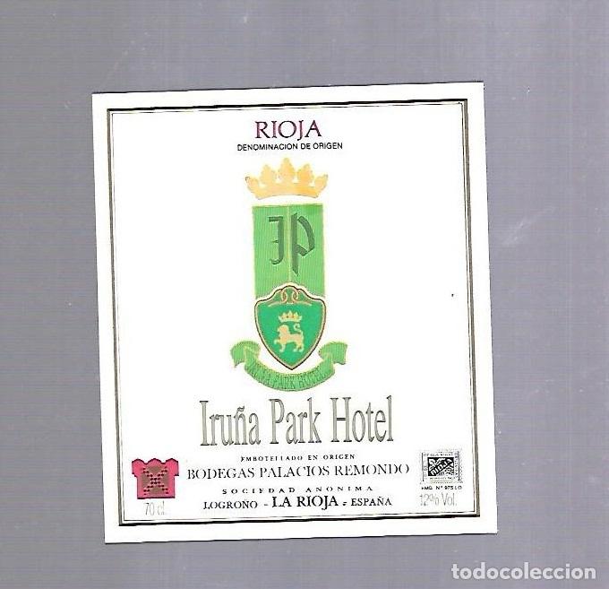 Etiquetas antiguas: ETIQUETA DE VINO. IRU&Ntilde;A PARK HOTEL