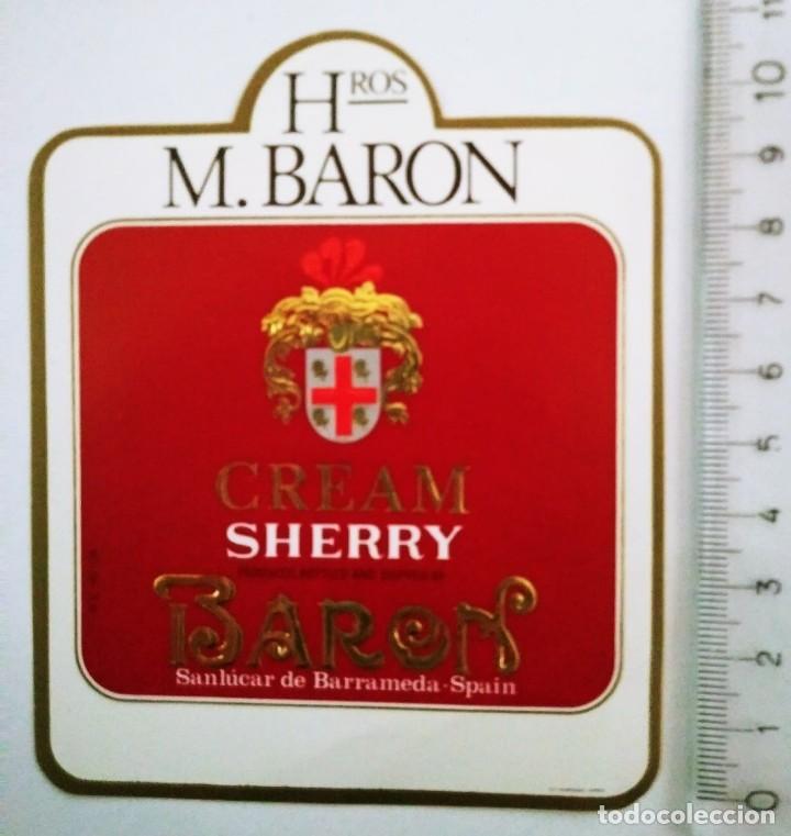 &Eacute;tiquettes anciennes: ETIQUETA DE VINO CREAM SHERRY BARON. HROS. M. BARON. SANL&Uacute;CAR DE BARRAMEDA ROJA RELIEVE.