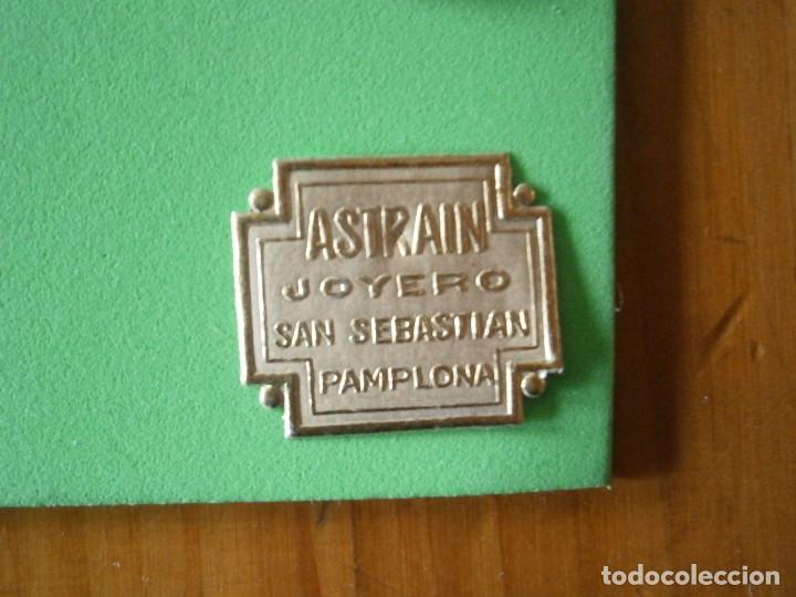 Etiquetas antiguas: preciosa etiqueta a&ntilde;os 30 40 astrain joyero pamplona