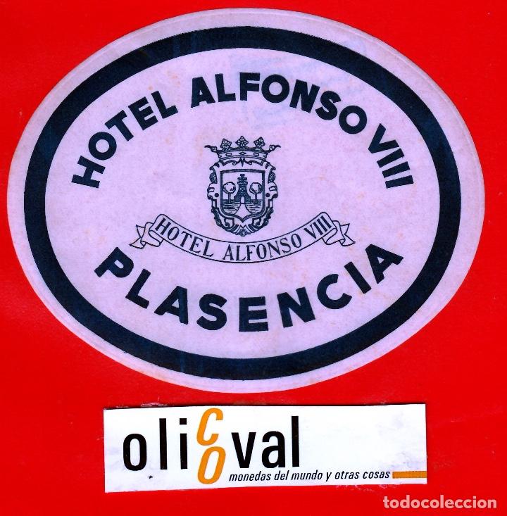 Etiquetas antiguas: ETIQUETA HOTEL CACERES HOTEL ALFONSO VIII PLASENCIA TROQUEL OVAL 115 mm